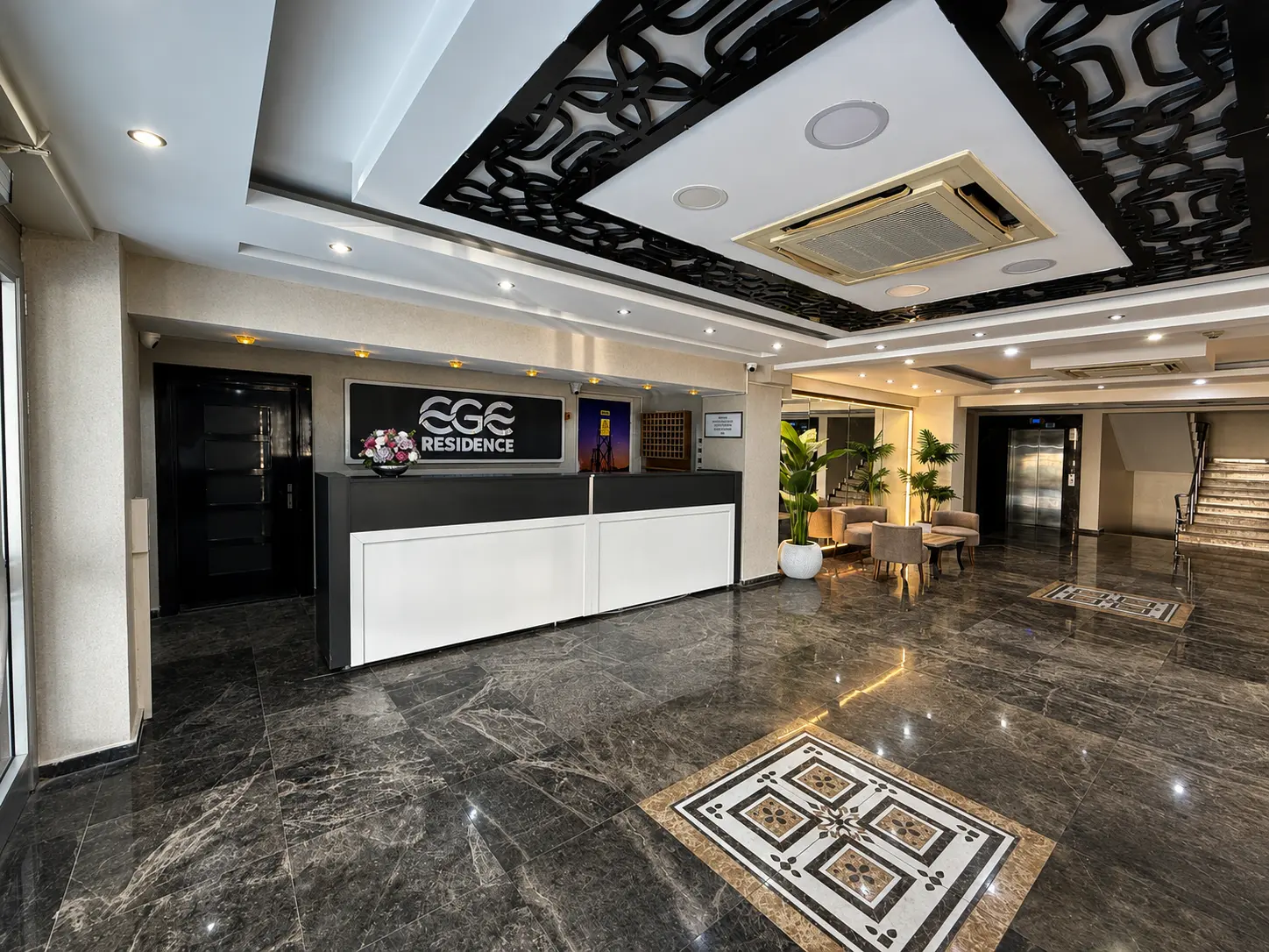 Ege Residence Resepsiyon Giriş